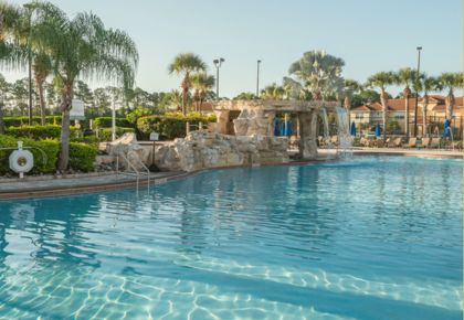 The pool at Paradis Palms, managed by FirstService Residential